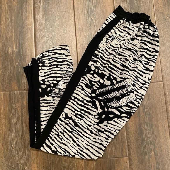 Harlowe & Graham Drawstring Pant/Trouser. Gently Used. Size SMALL - Picture 5 of 11